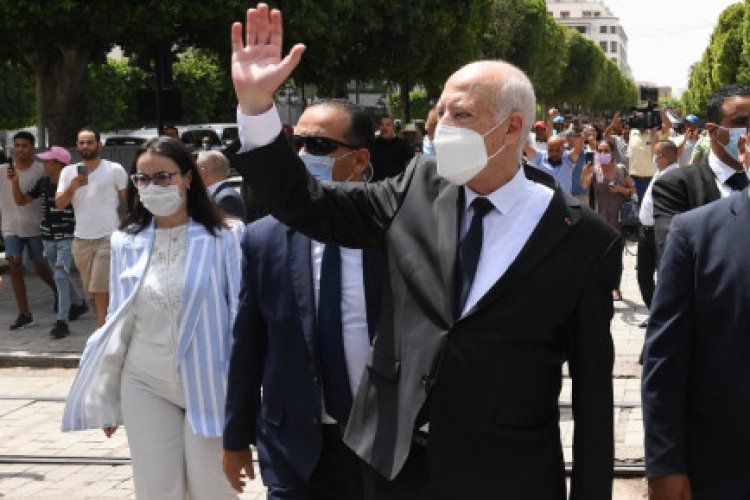 Tunisia: From president's power grab to referendum