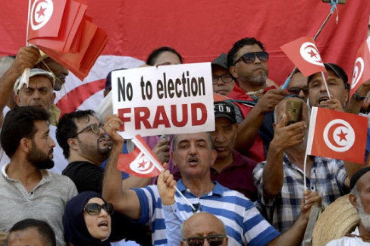 Tunisians vote on constitution set to bolster one-man rule