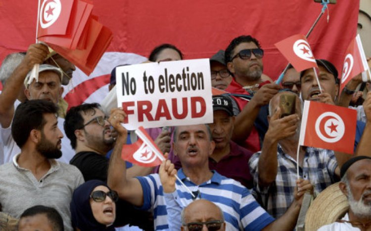 Tunisians vote on constitution set to bolster one-man rule