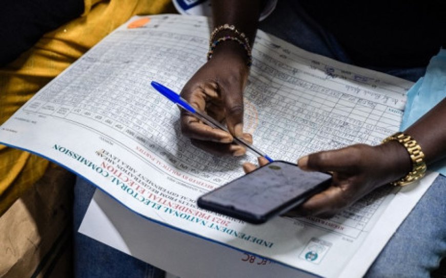 Nigeria gets early results from tight election race