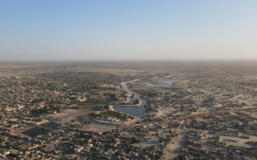 Timbuktu suffocates under jihadist blockade, and artillery fire