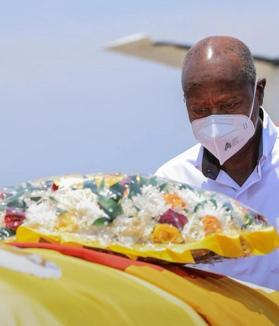 Museveni Mourns King Oyo as Monarch’s Body Returns Home